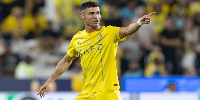 CR7 sở hữu thân hình lý tưởng cùng chiều cao đáng chú ý